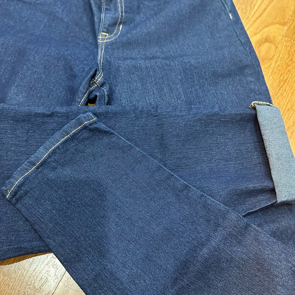Gap 6/28 - Picture 2 of 9